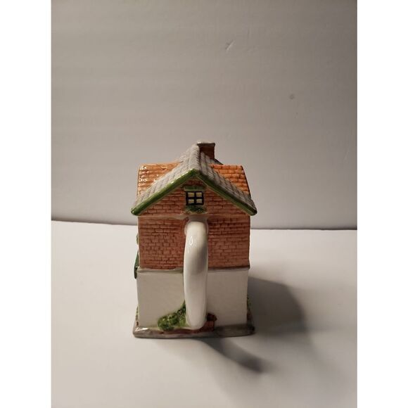 Cottage Teapot  - Picture 2 of 8